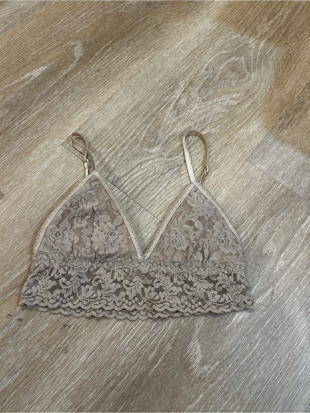 Hanky Panky Lace Bralette in Taupe